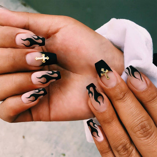 Faux-ongles Flammes Noires